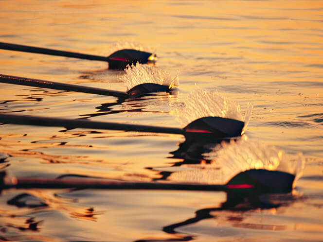 Row or sail on the Golden Horn