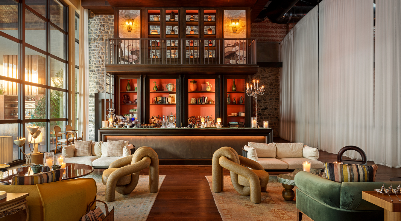 lobby bar